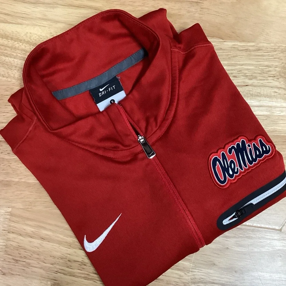 Men's Nike Ole Miss‎ Rebels Long Sleeved Performance 1/4 Zip Red Small